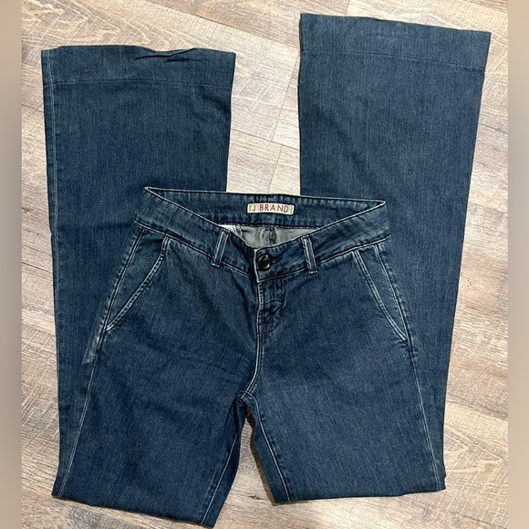 J Brand 70’s Flare Jeans - Seline in Obsidian - Picture 5 of 10